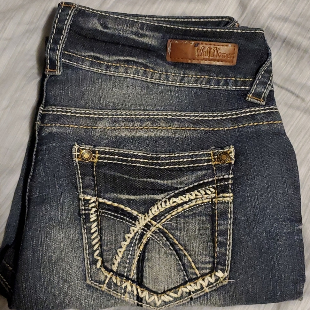 Medium wash skinny jeans